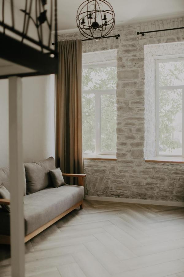 Historical Old City Apartment: Spacious Balcony Retreat Kamianets-Podilskyi Exterior photo