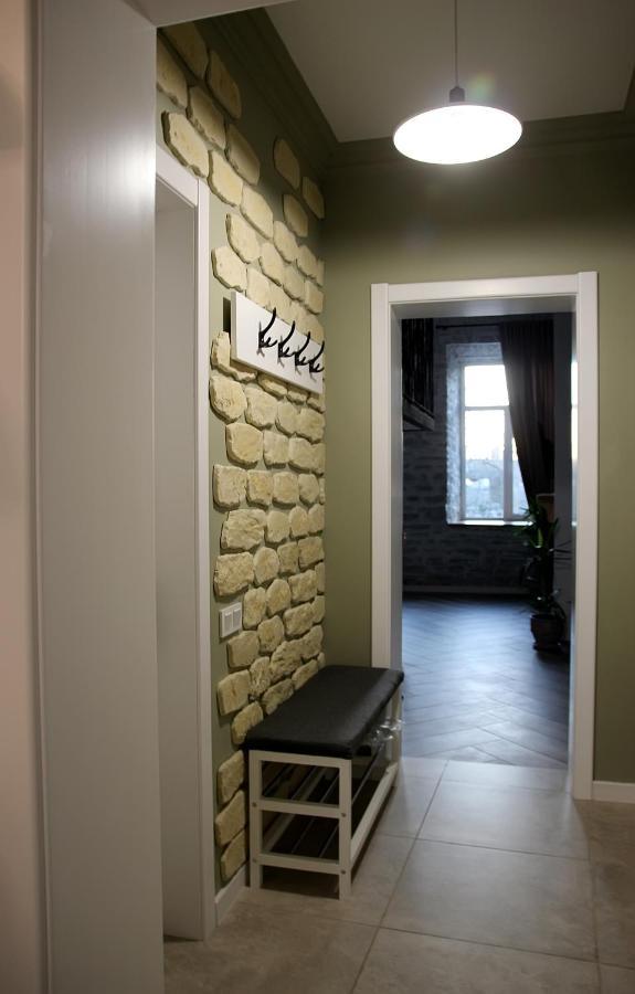 Historical Old City Apartment: Spacious Balcony Retreat Kamianets-Podilskyi Exterior photo